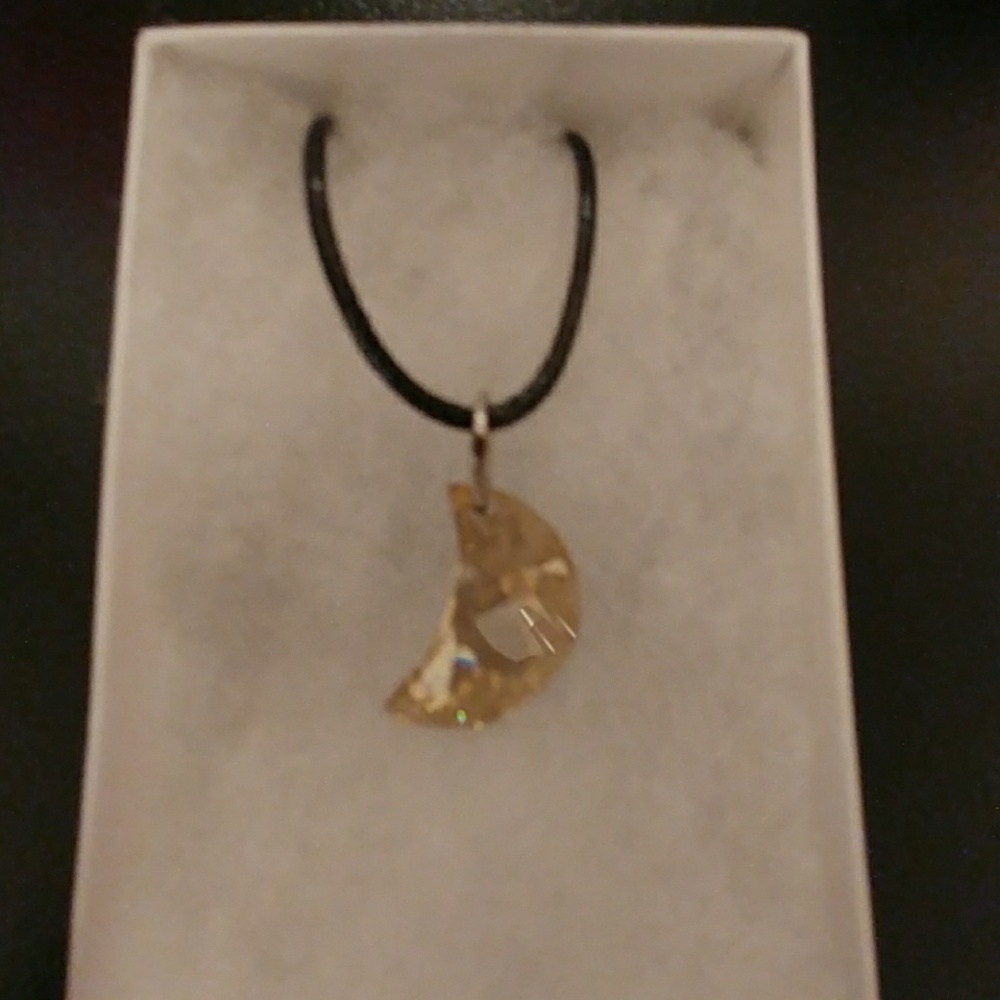 🔥CLEARANCE! Golden Topaz Crystal Moon Necklace - Picture 2 of 8